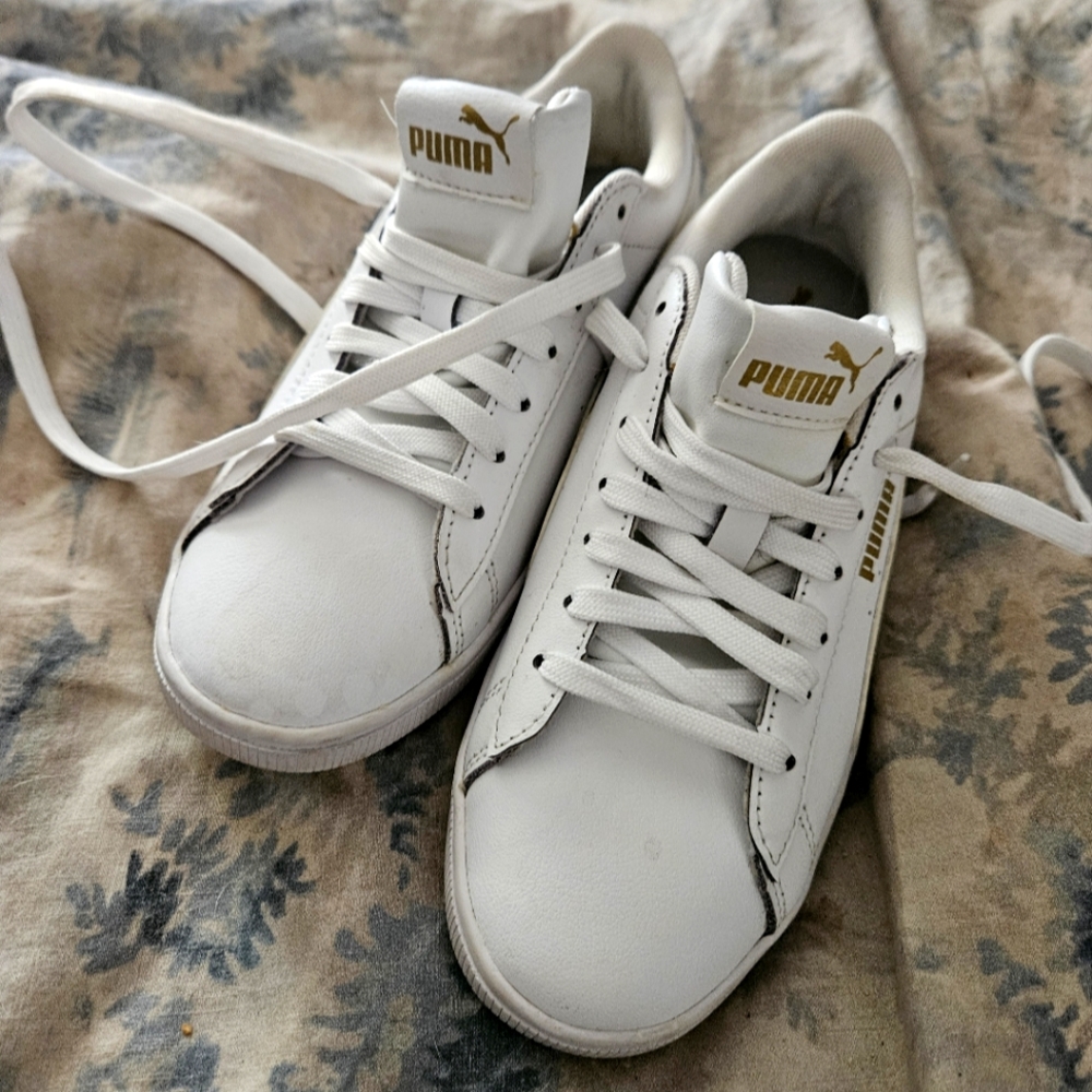 Women's Puma sneakers 6